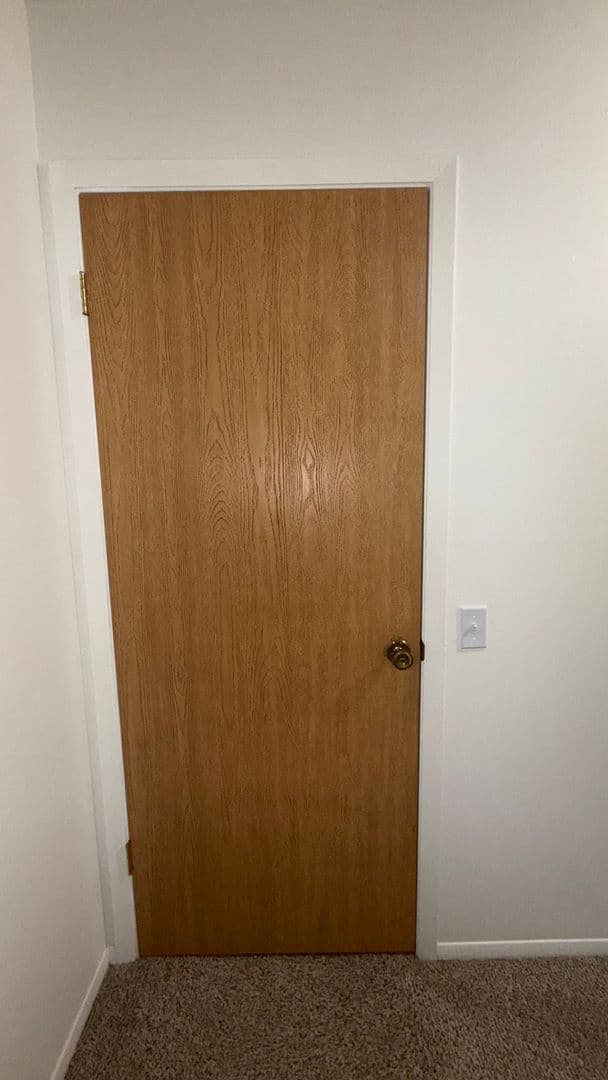 Elkhorn Apartment: 423 E 1st Ave,