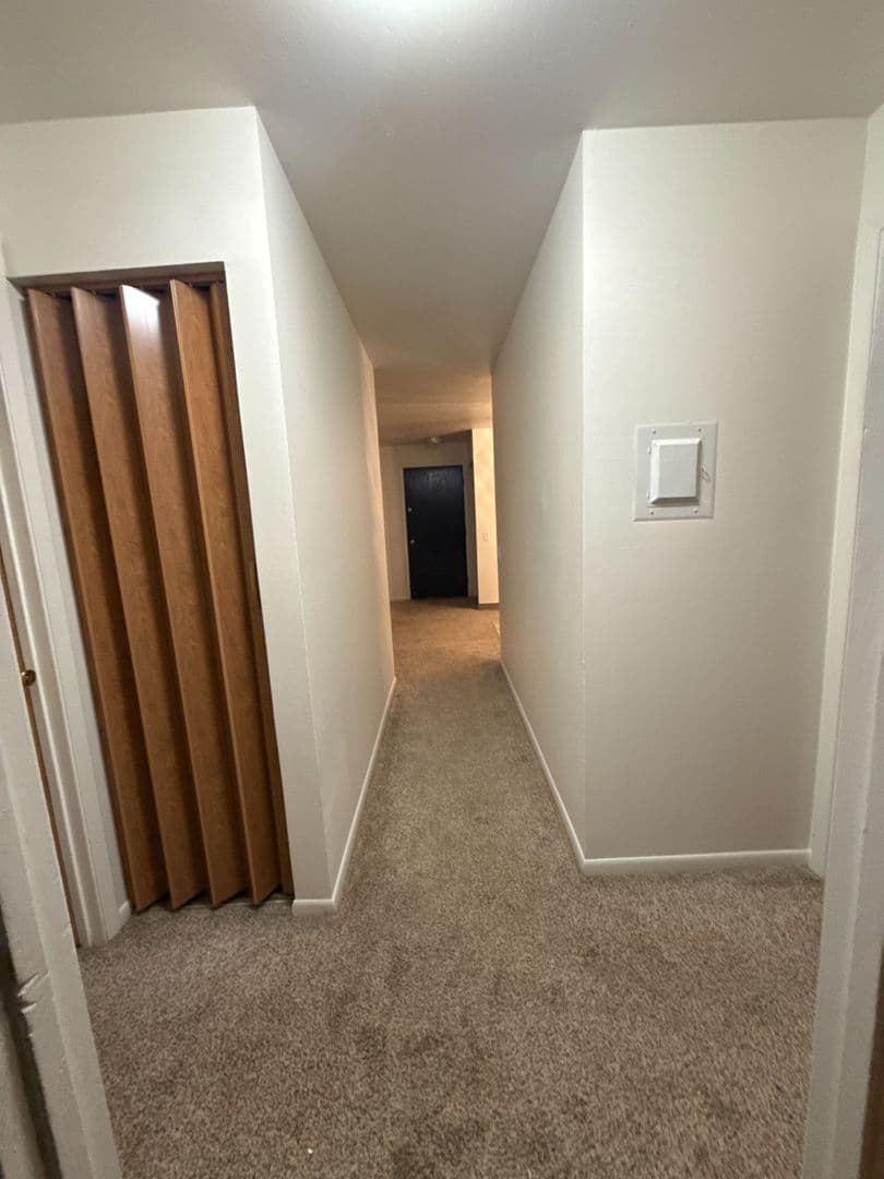 Elkhorn Apartment: 423 E 1st Ave,
