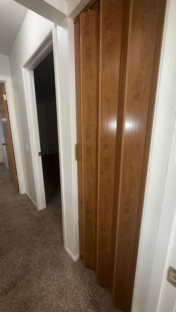 Elkhorn Apartment: 423 E 1st Ave,
