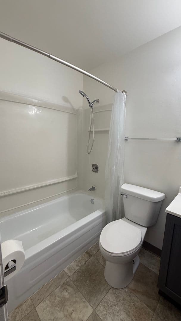 Elkhorn Apartment: 423 E 1st Ave,