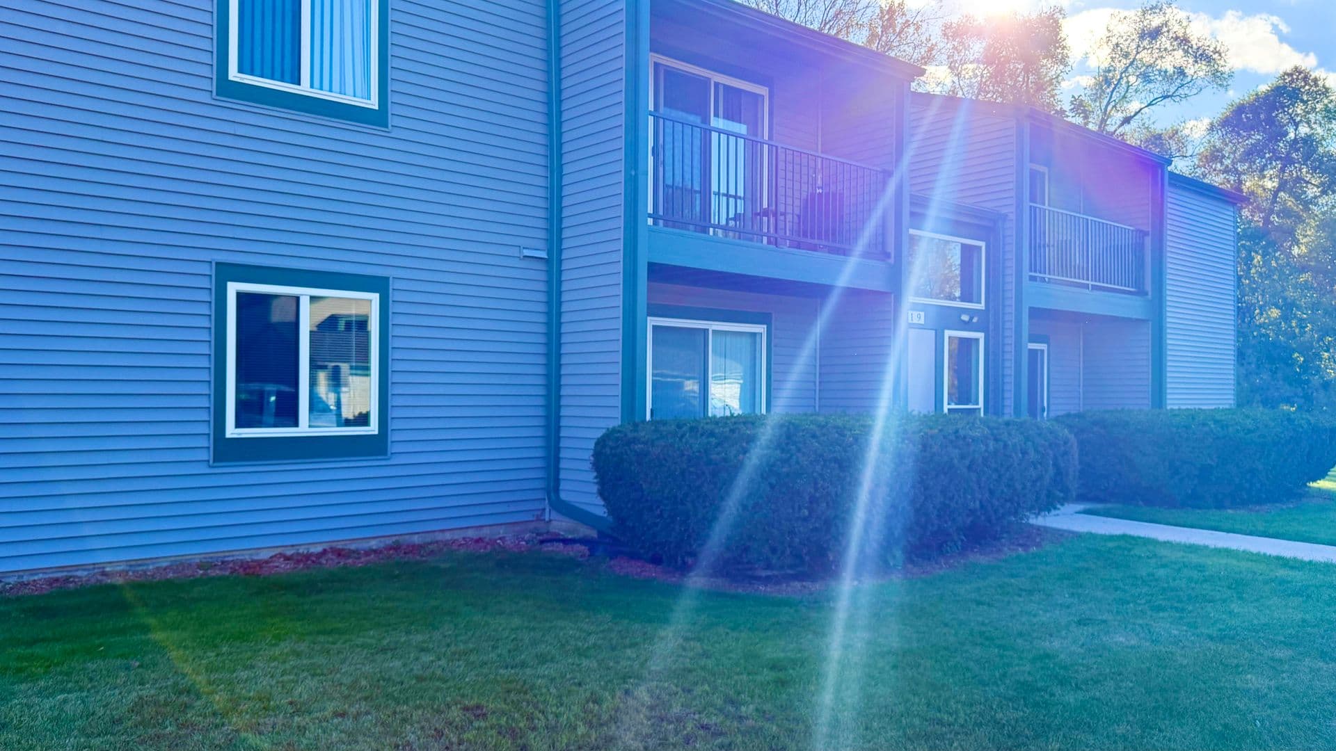Elkhorn Apartment: 423 E 1st Ave,