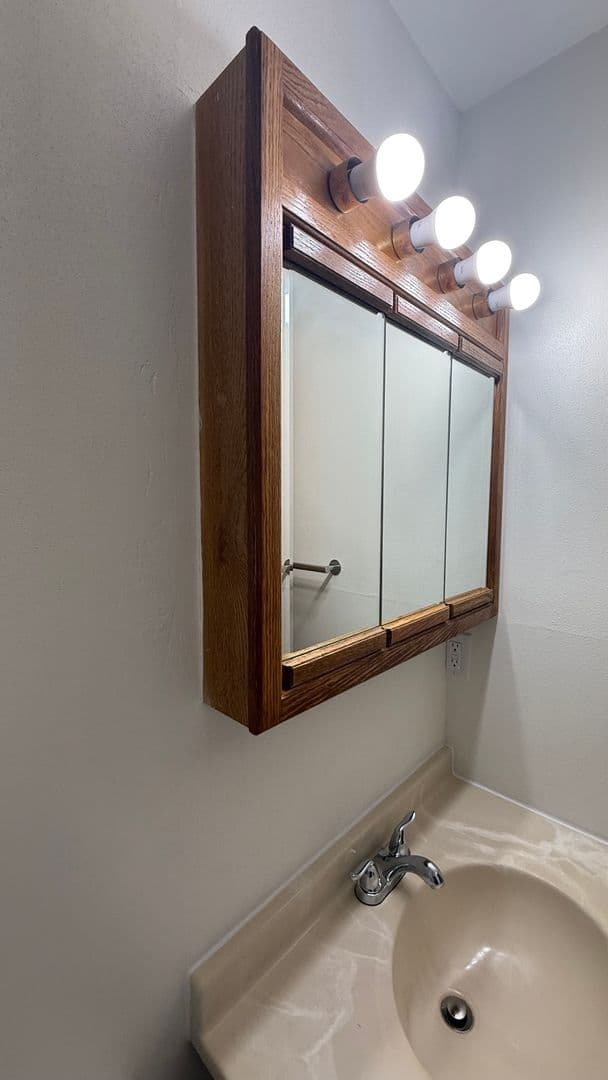 Elkhorn Apartment: 423 E 1st Ave,