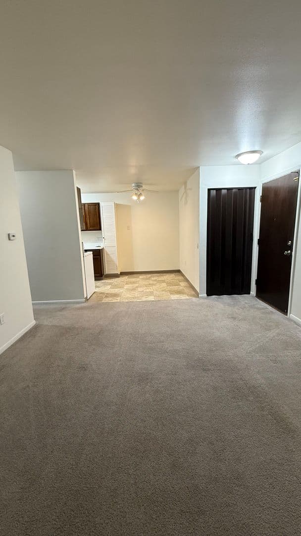 Elkhorn Apartment: 423 E 1st Ave,