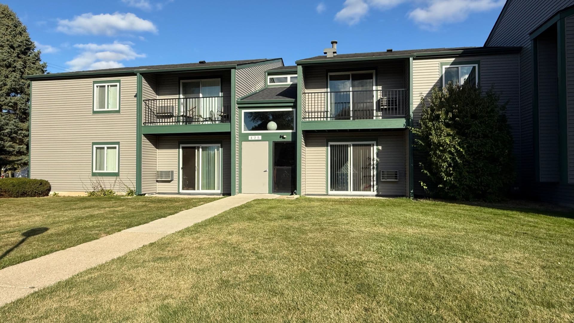 Elkhorn Apartment: 423 E 1st Ave,