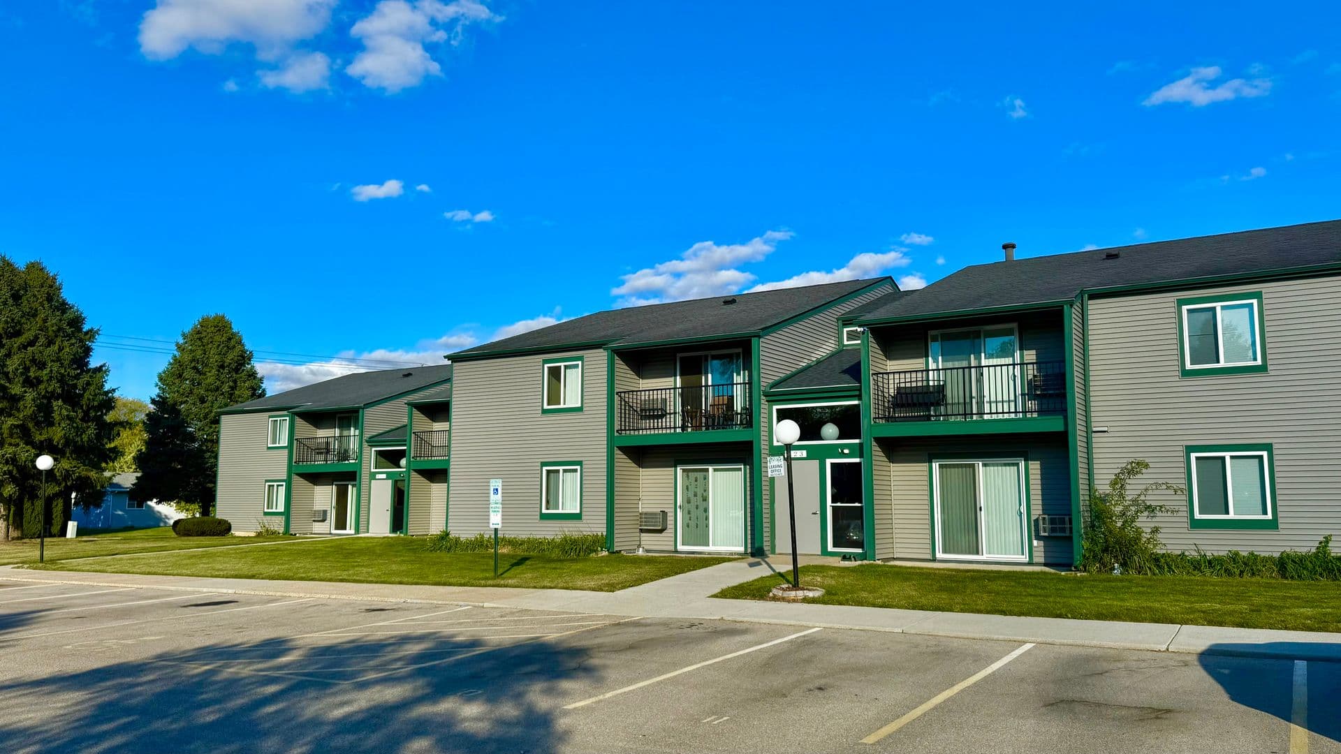 Elkhorn Apartment: 423 E 1st Ave,