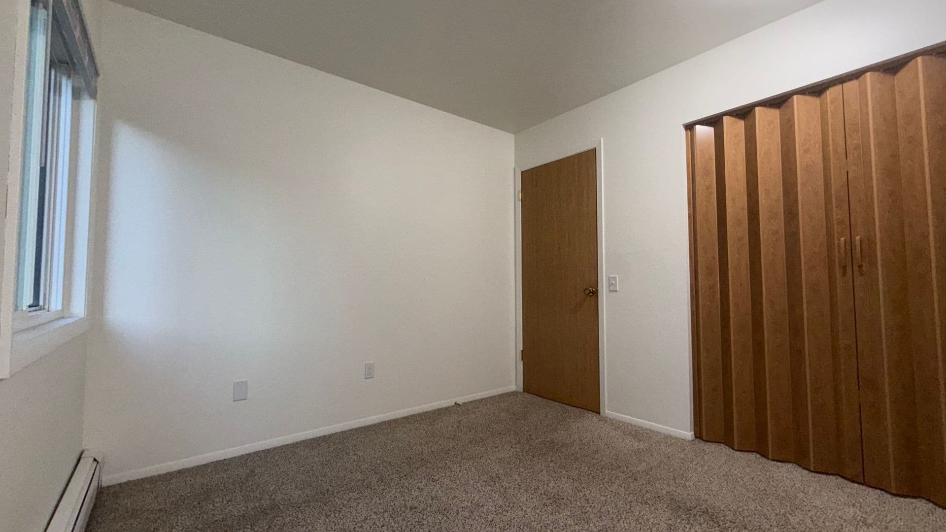 Elkhorn Apartment: 423 E 1st Ave,