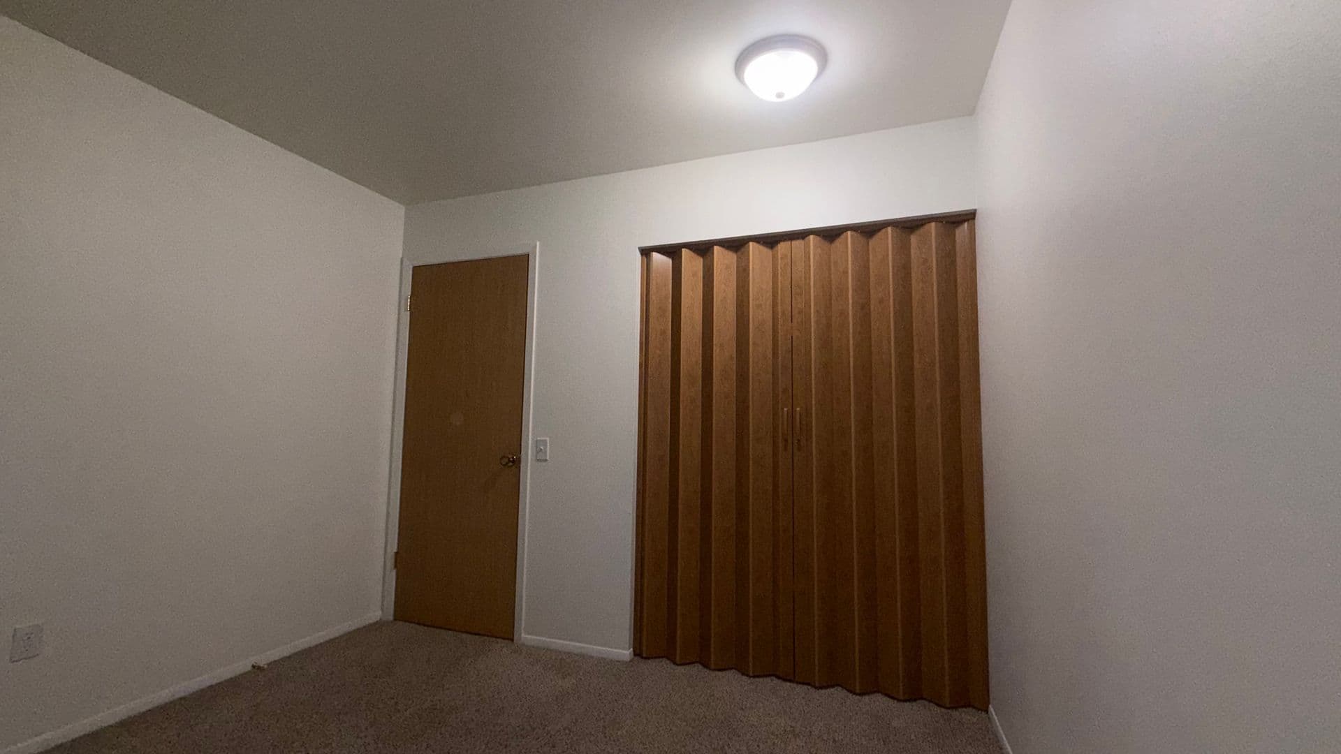 Elkhorn Apartment: 423 E 1st Ave,