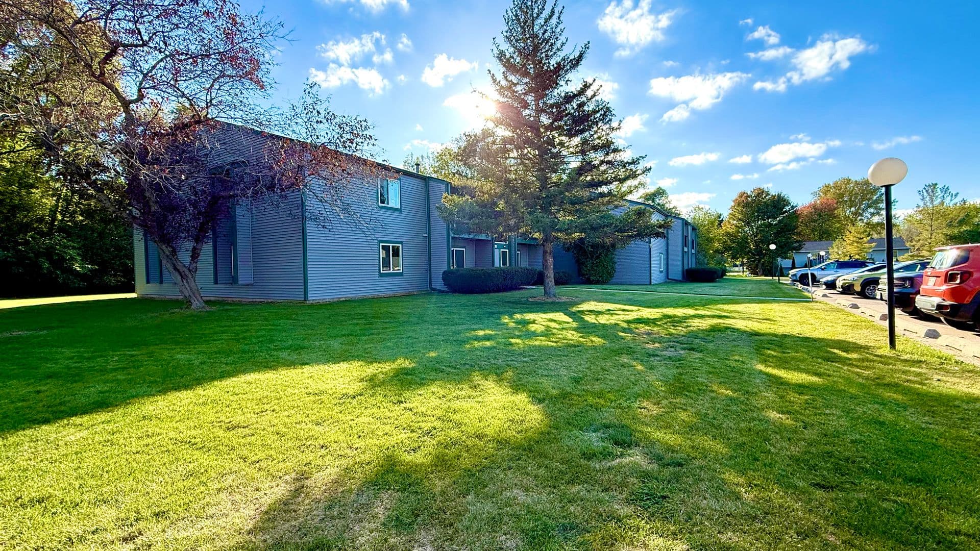 Elkhorn Apartment: 423 E 1st Ave,