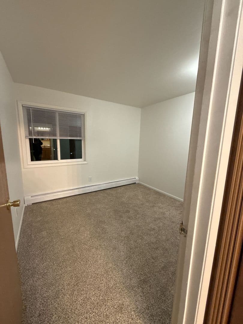 Elkhorn Apartment: 423 E 1st Ave,