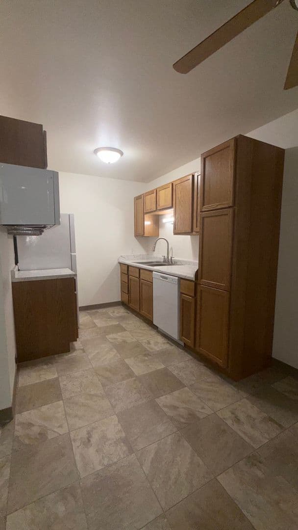 Elkhorn Apartment: 423 E 1st Ave,