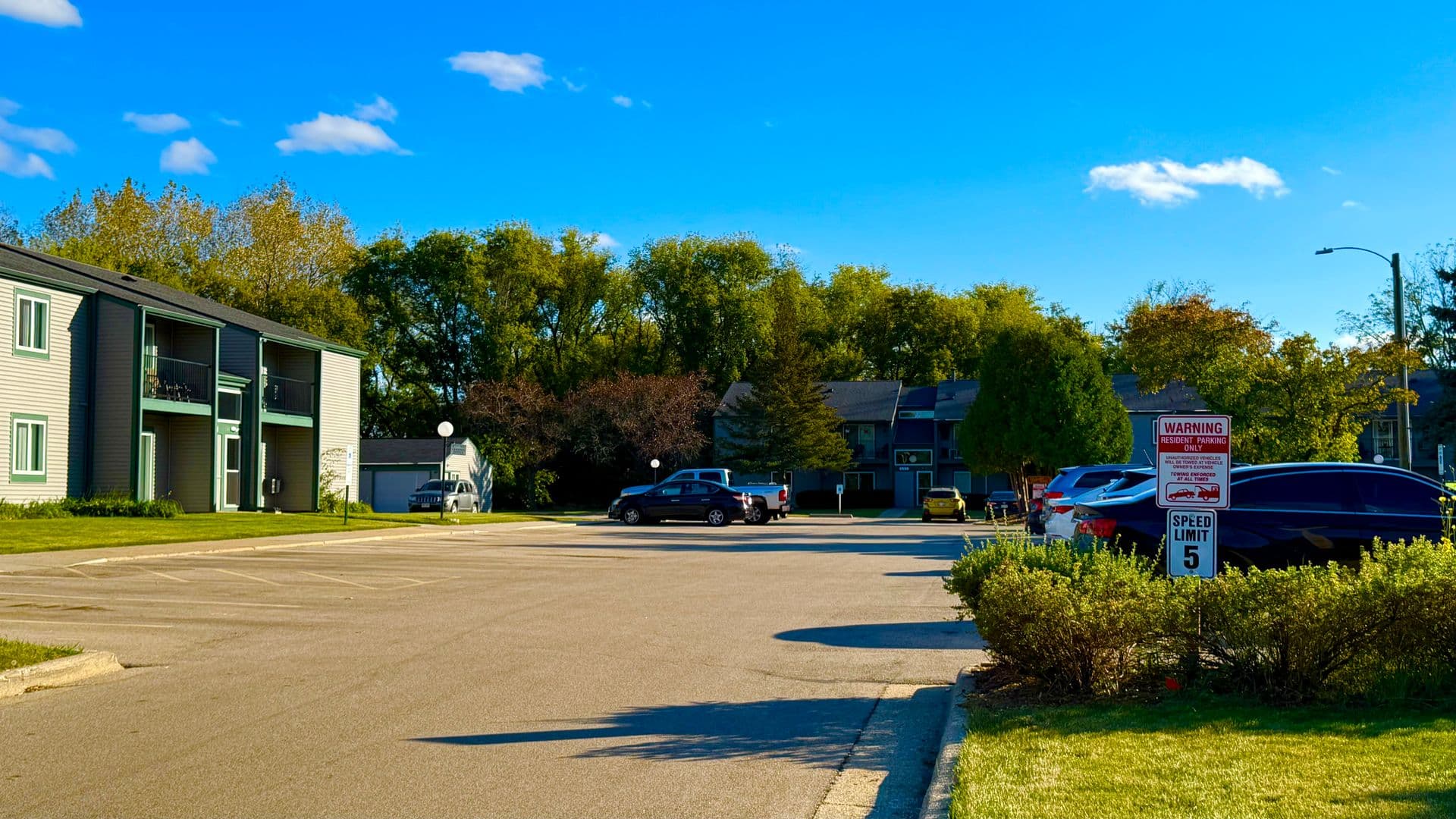 Elkhorn Apartment: 423 E 1st Ave,