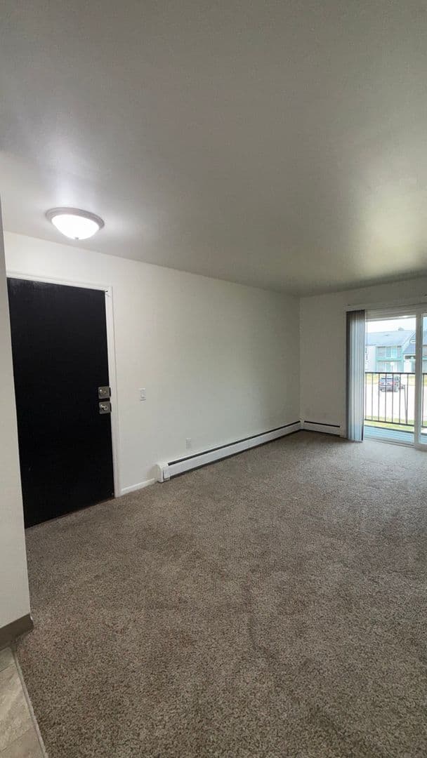 Elkhorn Apartment: 423 E 1st Ave,