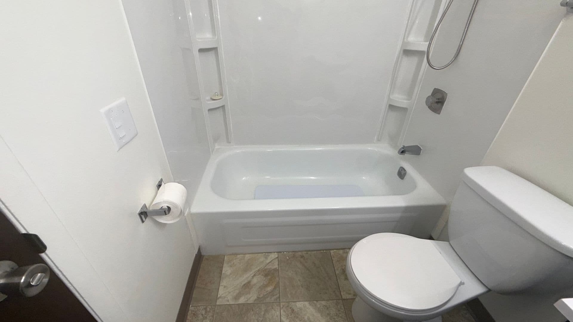 Elkhorn Apartment: 423 E 1st Ave,