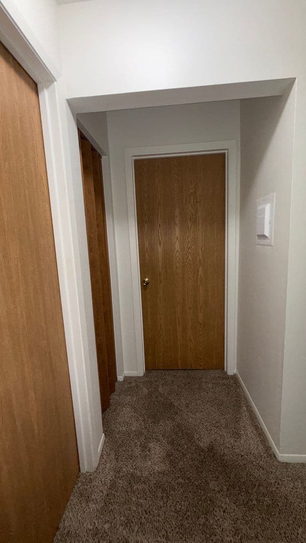 Elkhorn Apartment: 423 E 1st Ave,