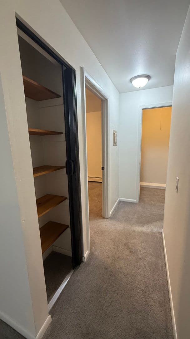 Elkhorn Apartment: 423 E 1st Ave,