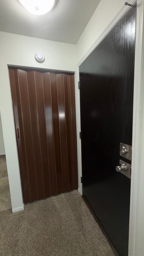 Elkhorn Apartment: 423 E 1st Ave,