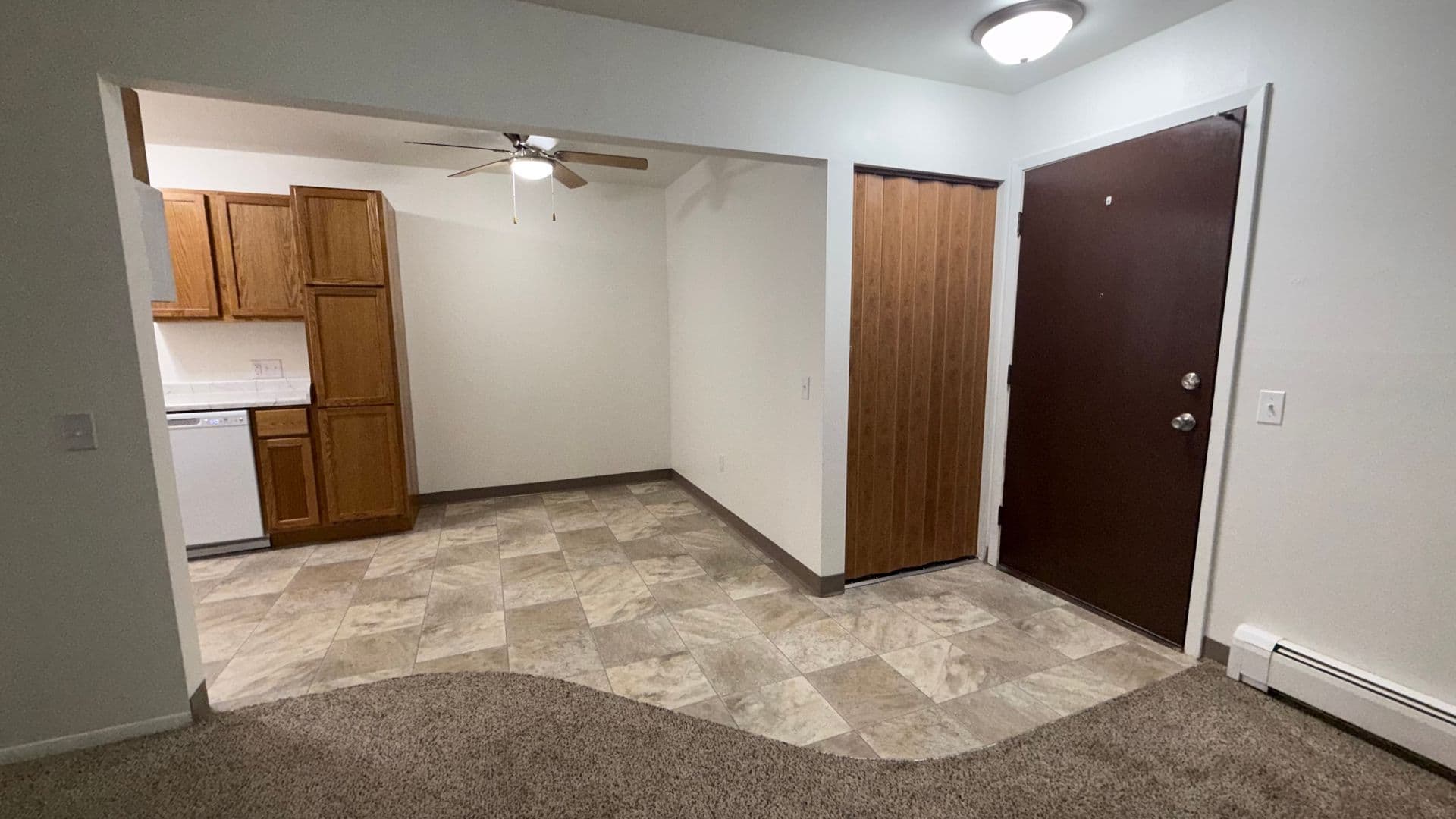 Elkhorn Apartment: 423 E 1st Ave,