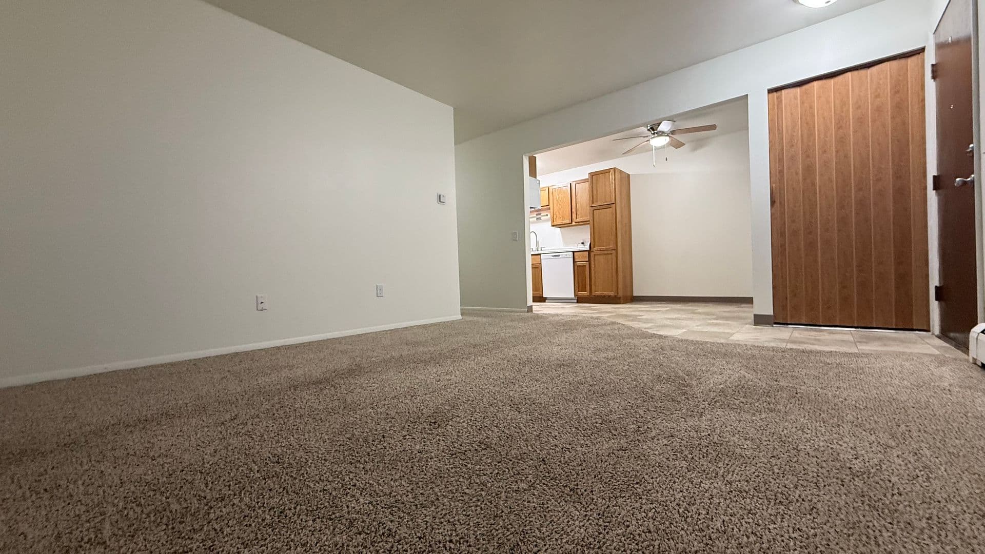 Elkhorn Apartment: 423 E 1st Ave,