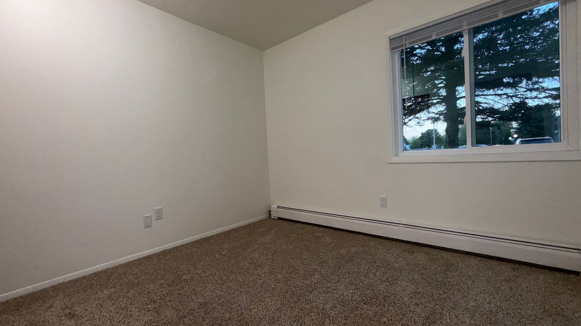 Elkhorn Apartment: 423 E 1st Ave,