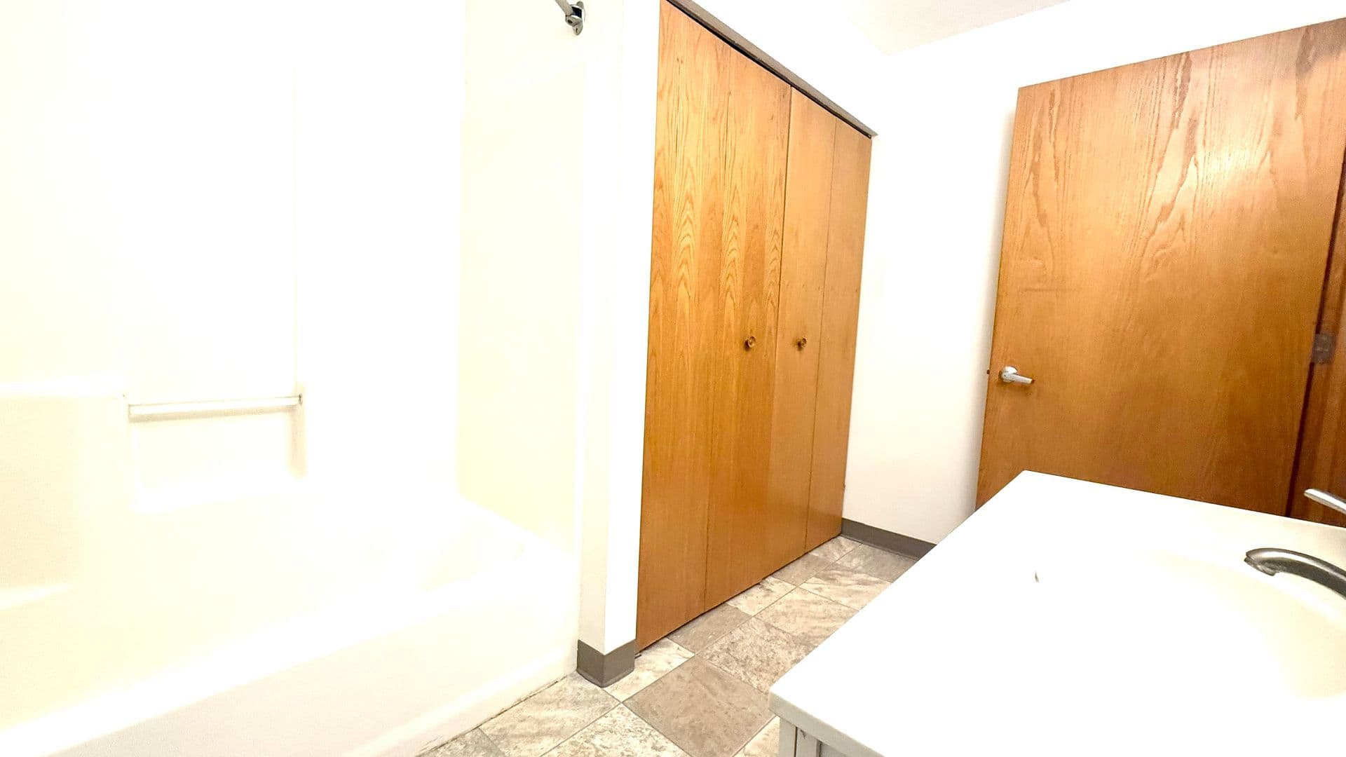 Cross Plains Apartment: 1837 Ludden Dr.