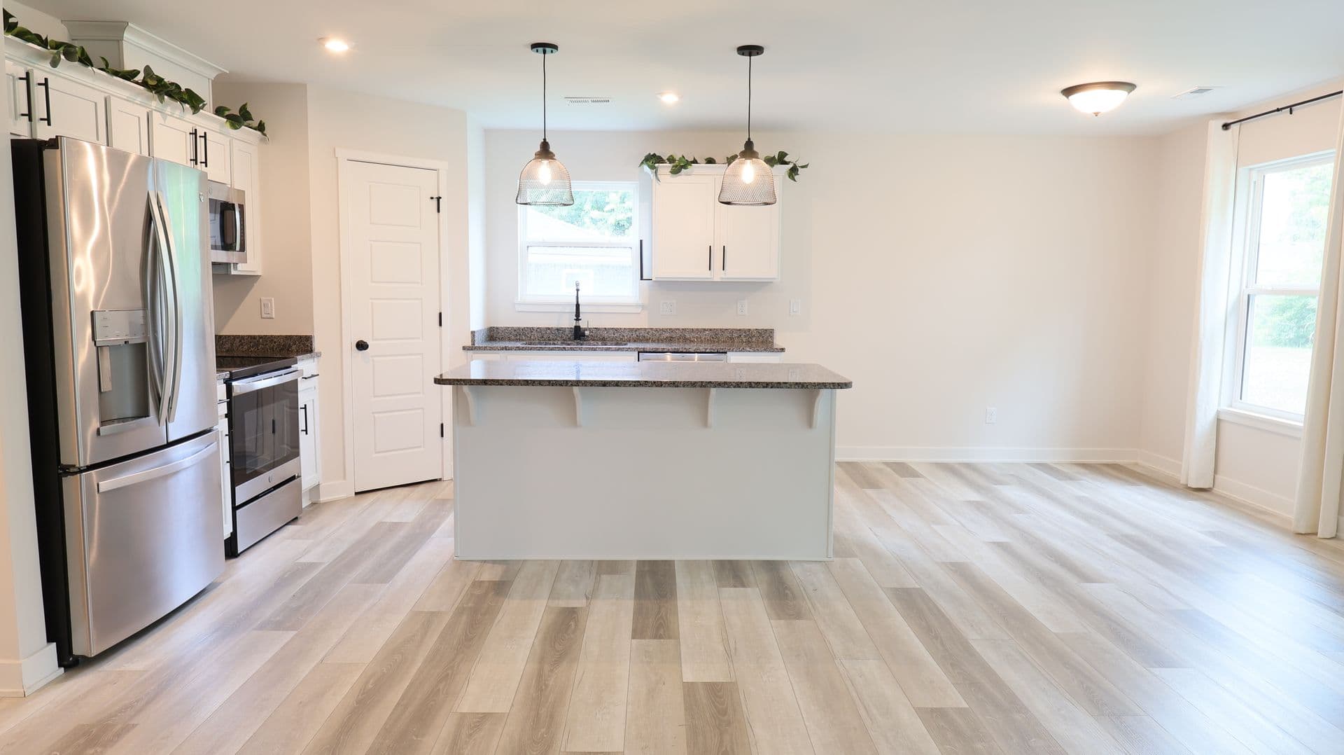 Jeffersonville House: 829 Wolf Run Park Blvd