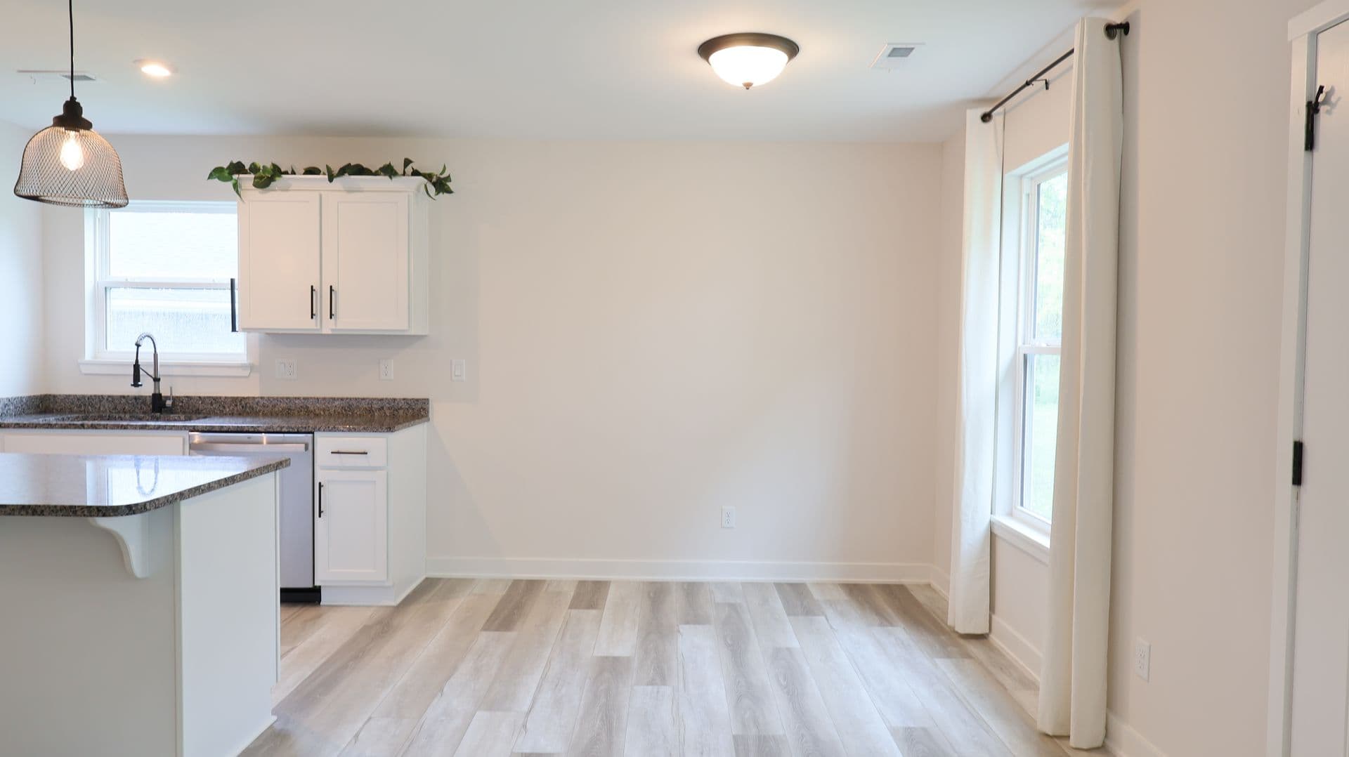 Jeffersonville House: 829 Wolf Run Park Blvd
