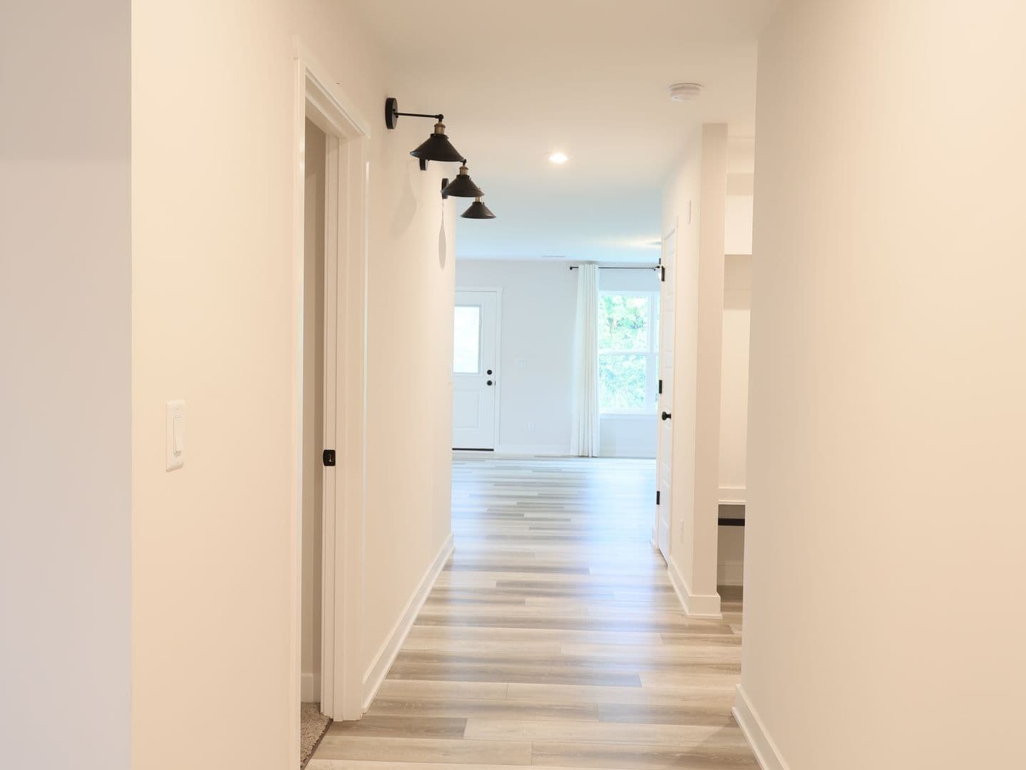 Jeffersonville House: 829 Wolf Run Park Blvd