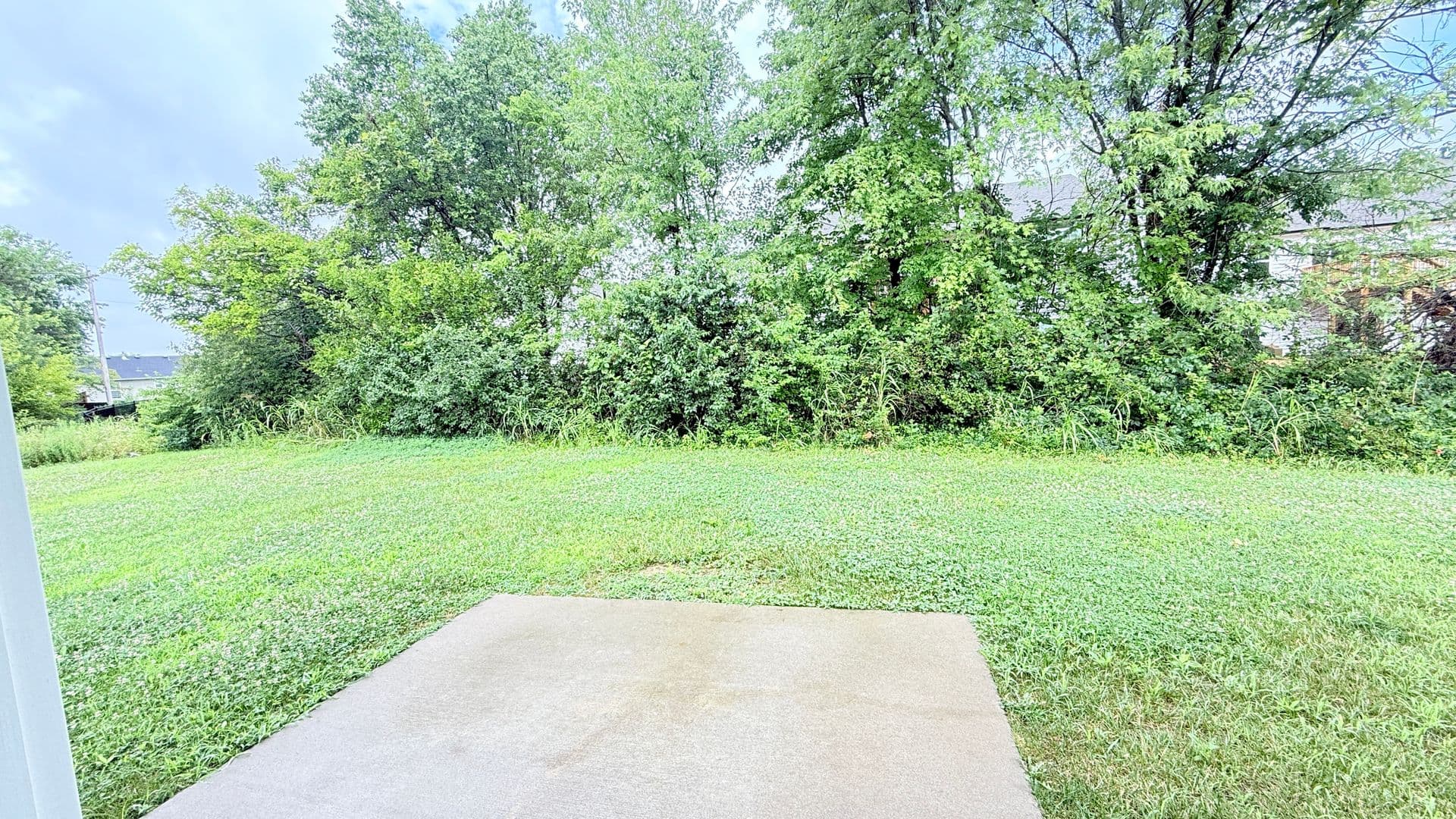 Jeffersonville House: 829 Wolf Run Park Blvd