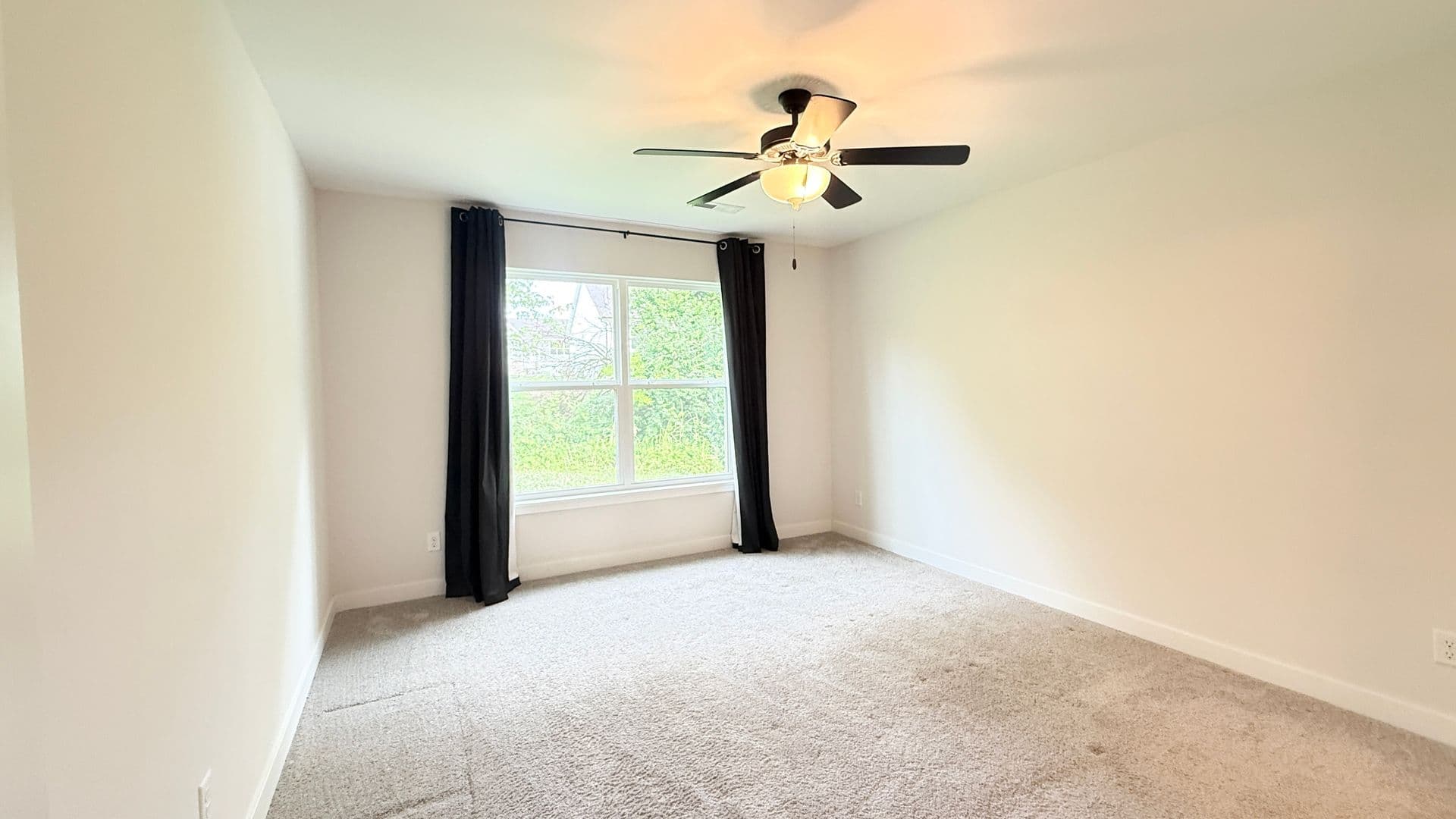 Jeffersonville House: 829 Wolf Run Park Blvd