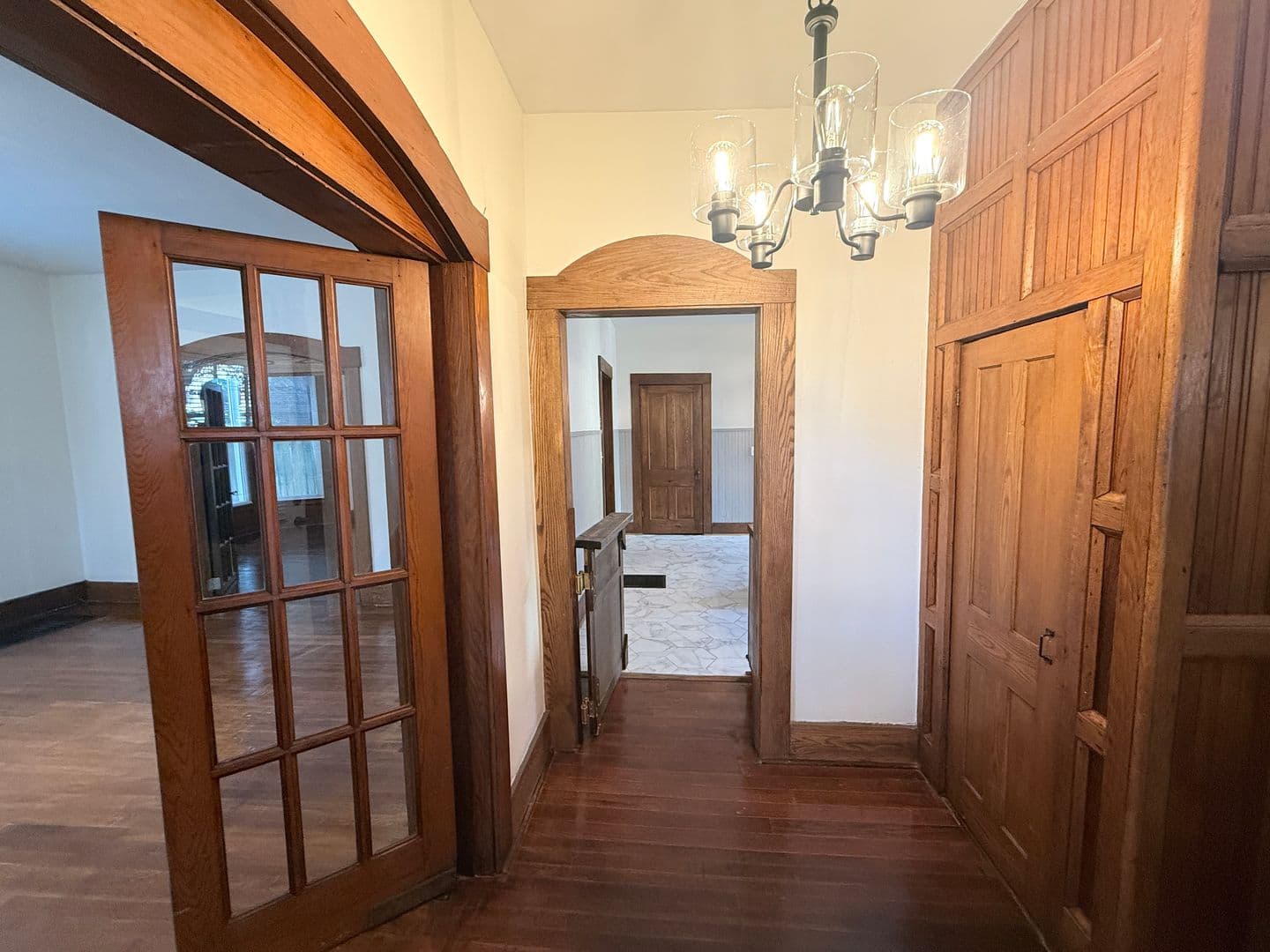 New Albany House: 2313 E Market St