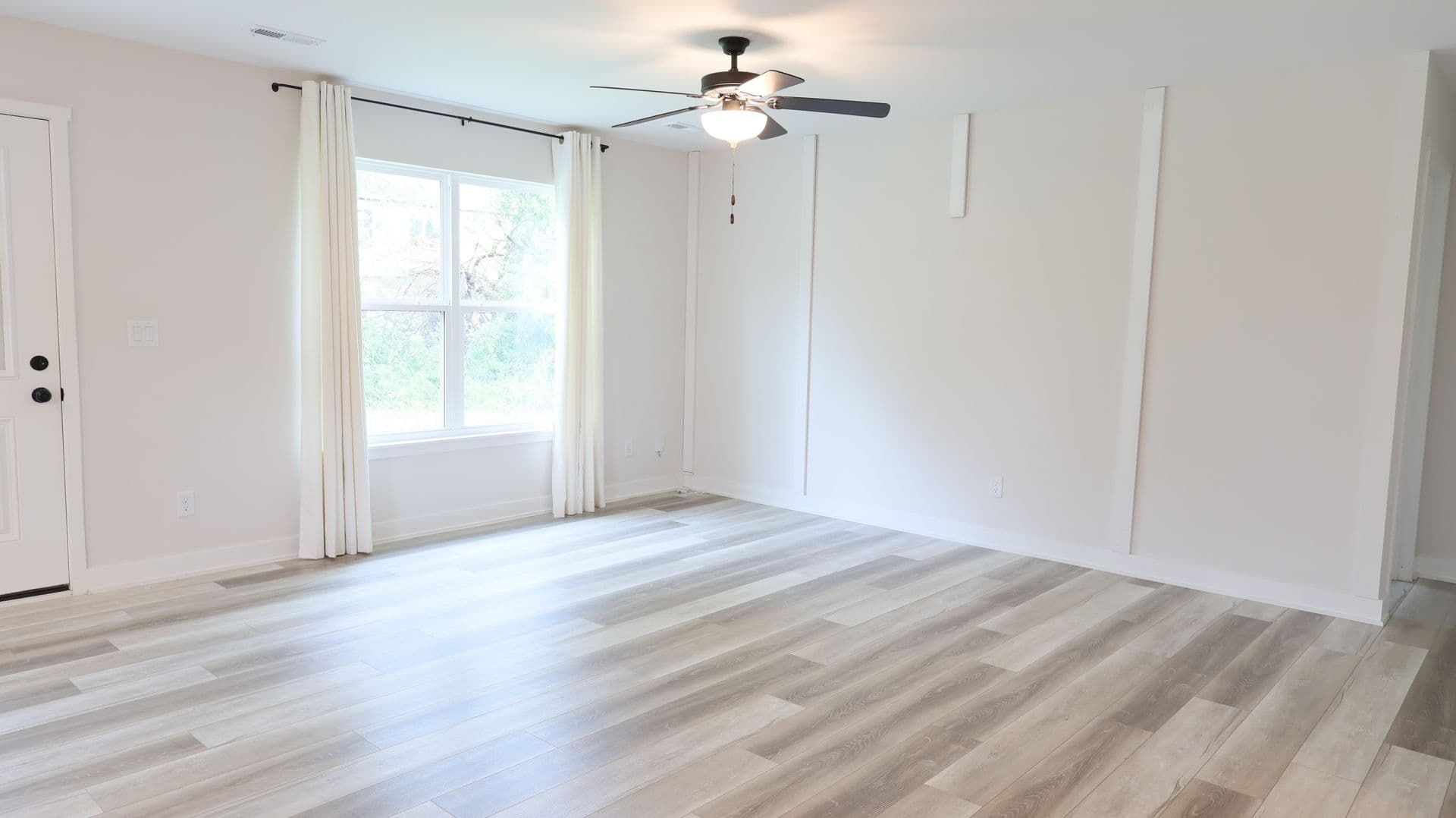 Jeffersonville House: 829 Wolf Run Park Blvd