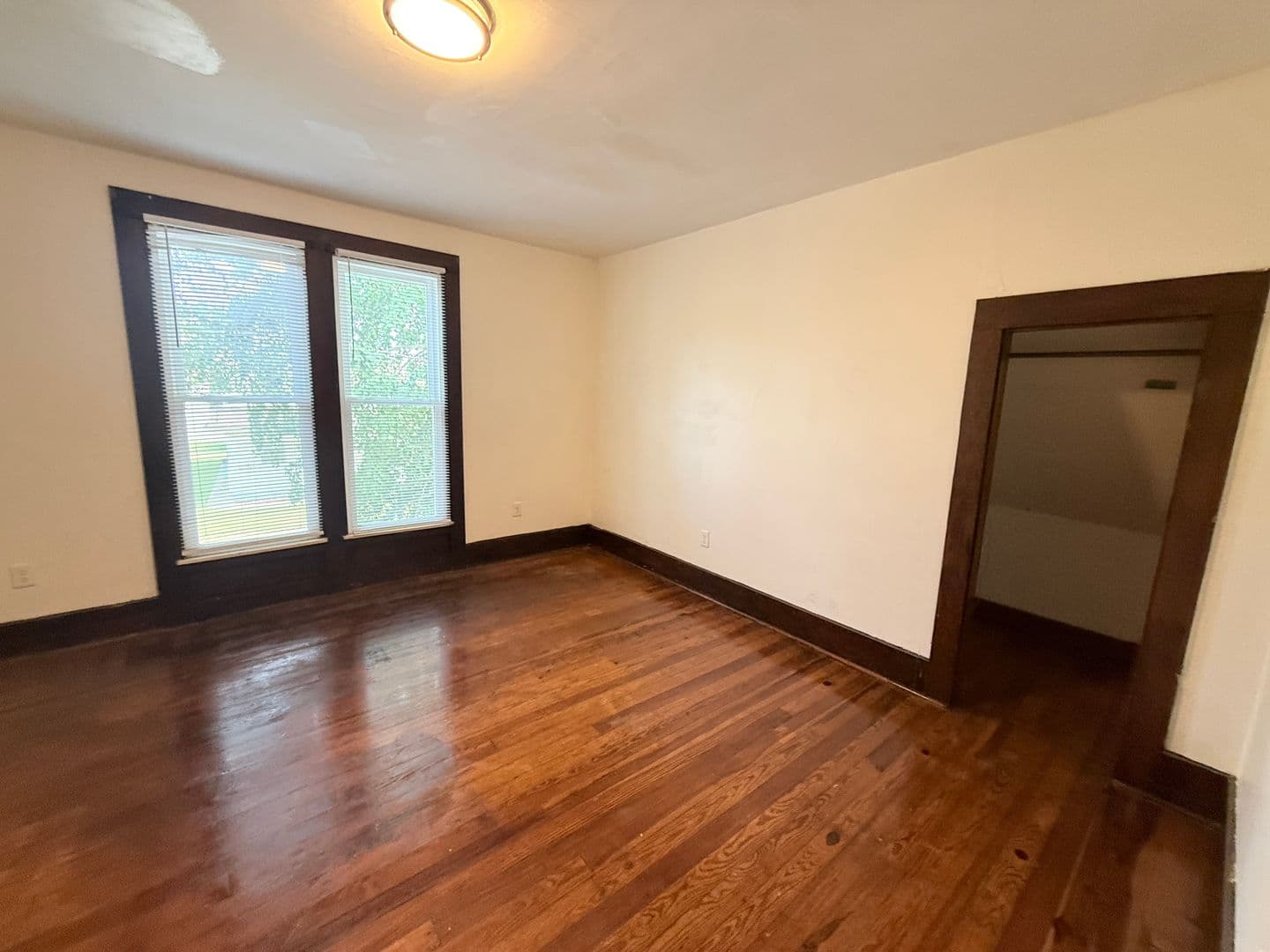 New Albany House: 2313 E Market St