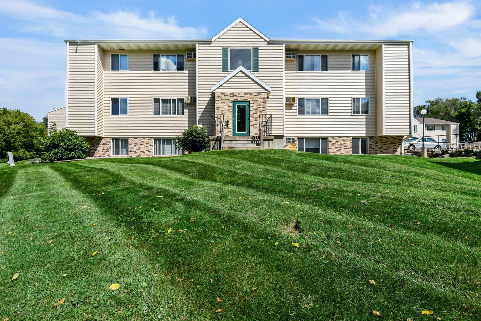 Madison Apartment: 3154-3166 Ridgeway Ave