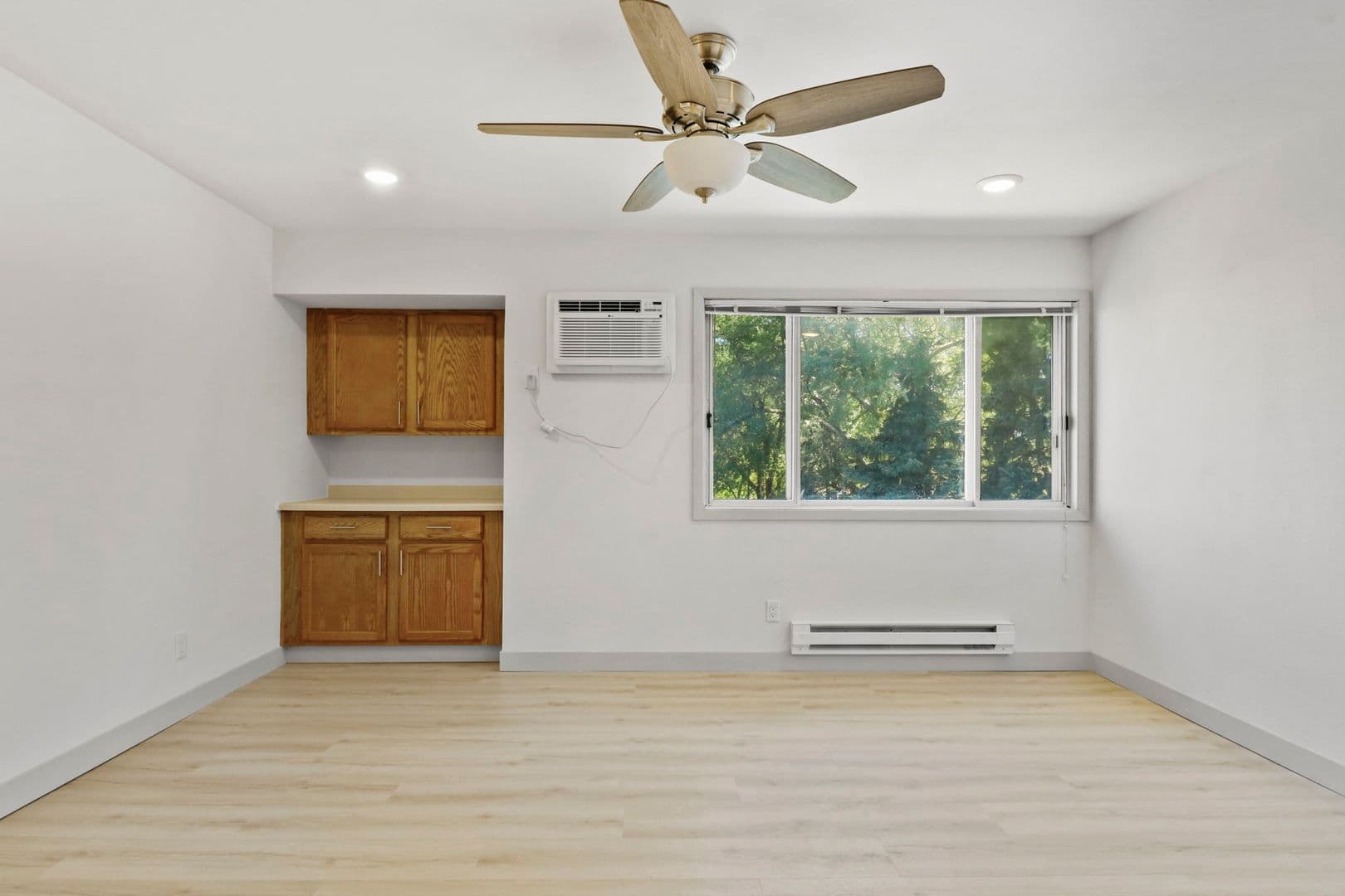 Madison Apartment: 3154-3166 Ridgeway Ave