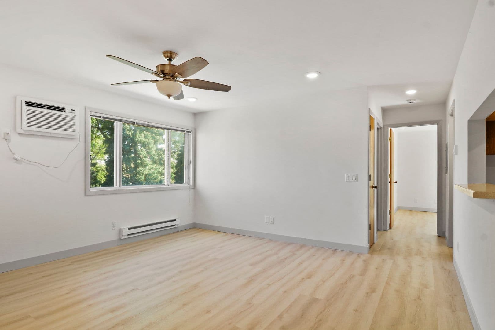 Madison Apartment: 3154-3166 Ridgeway Ave