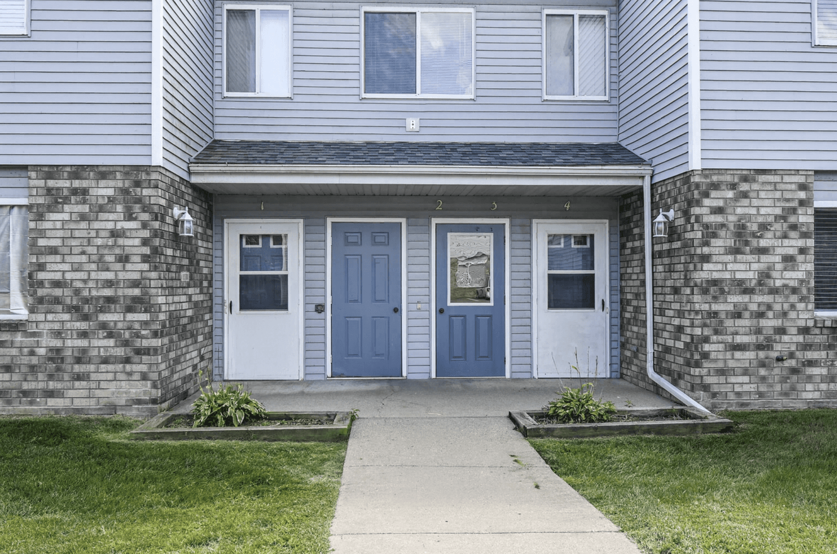 Madison Apartment: 1-34 Ridgeview Ct