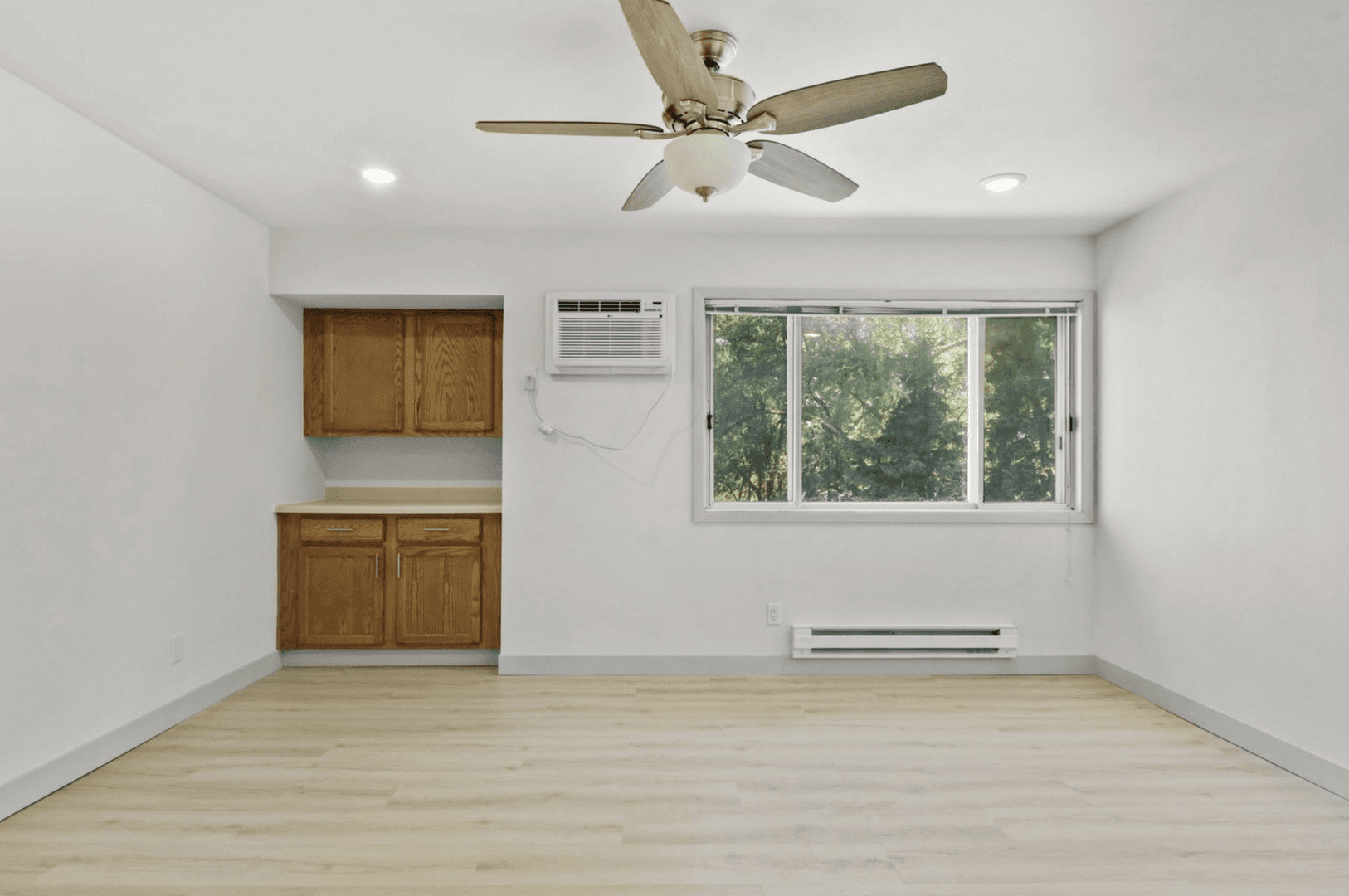 Madison Apartment: 3154-3166 Ridgeway Ave