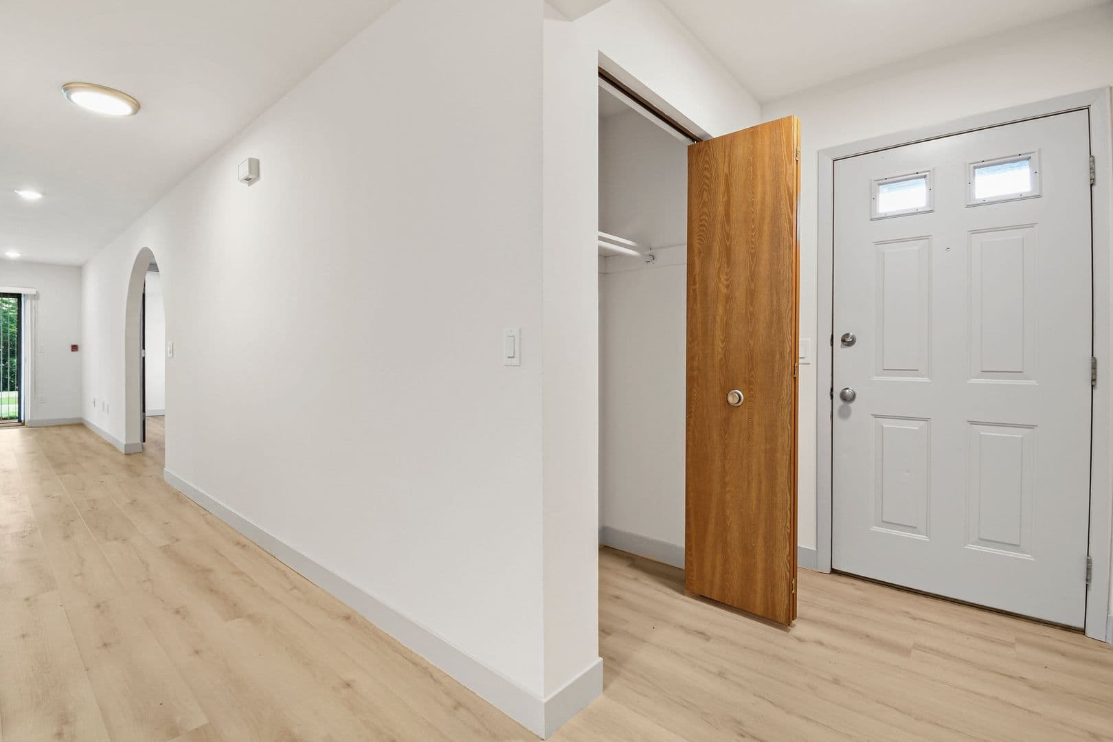Madison Apartment: 1-34 Ridgeview Ct
