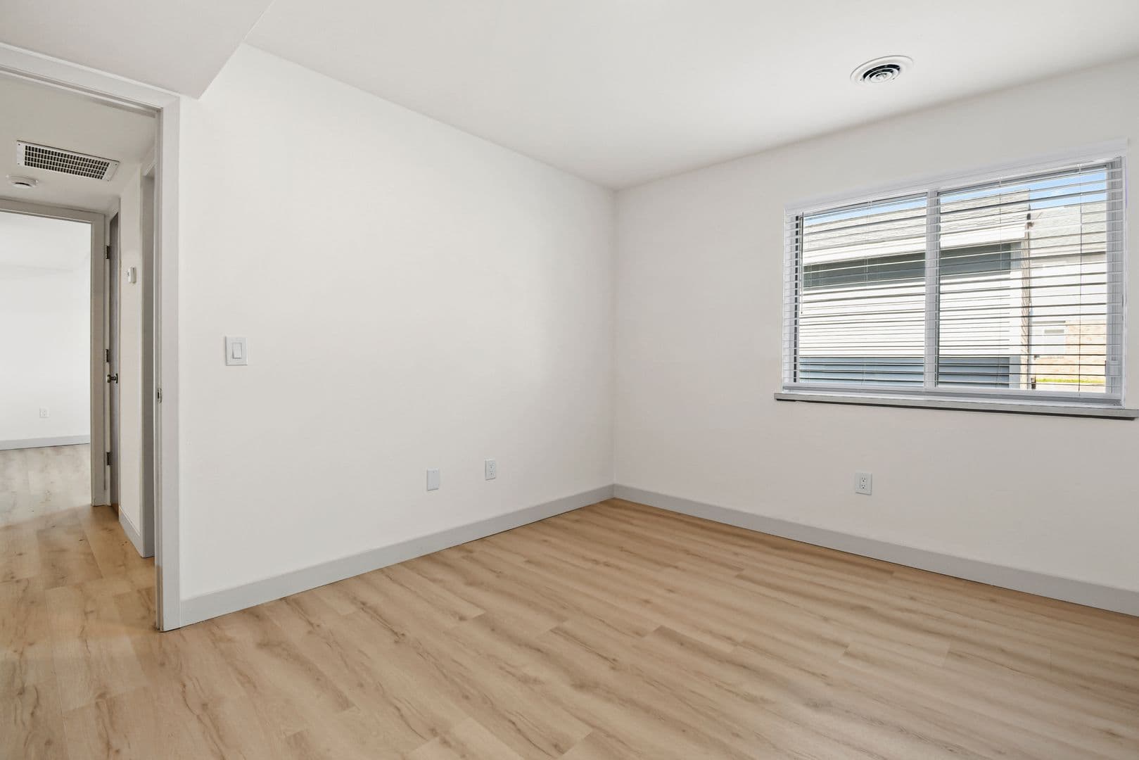 Madison Apartment: 1-34 Ridgeview Ct