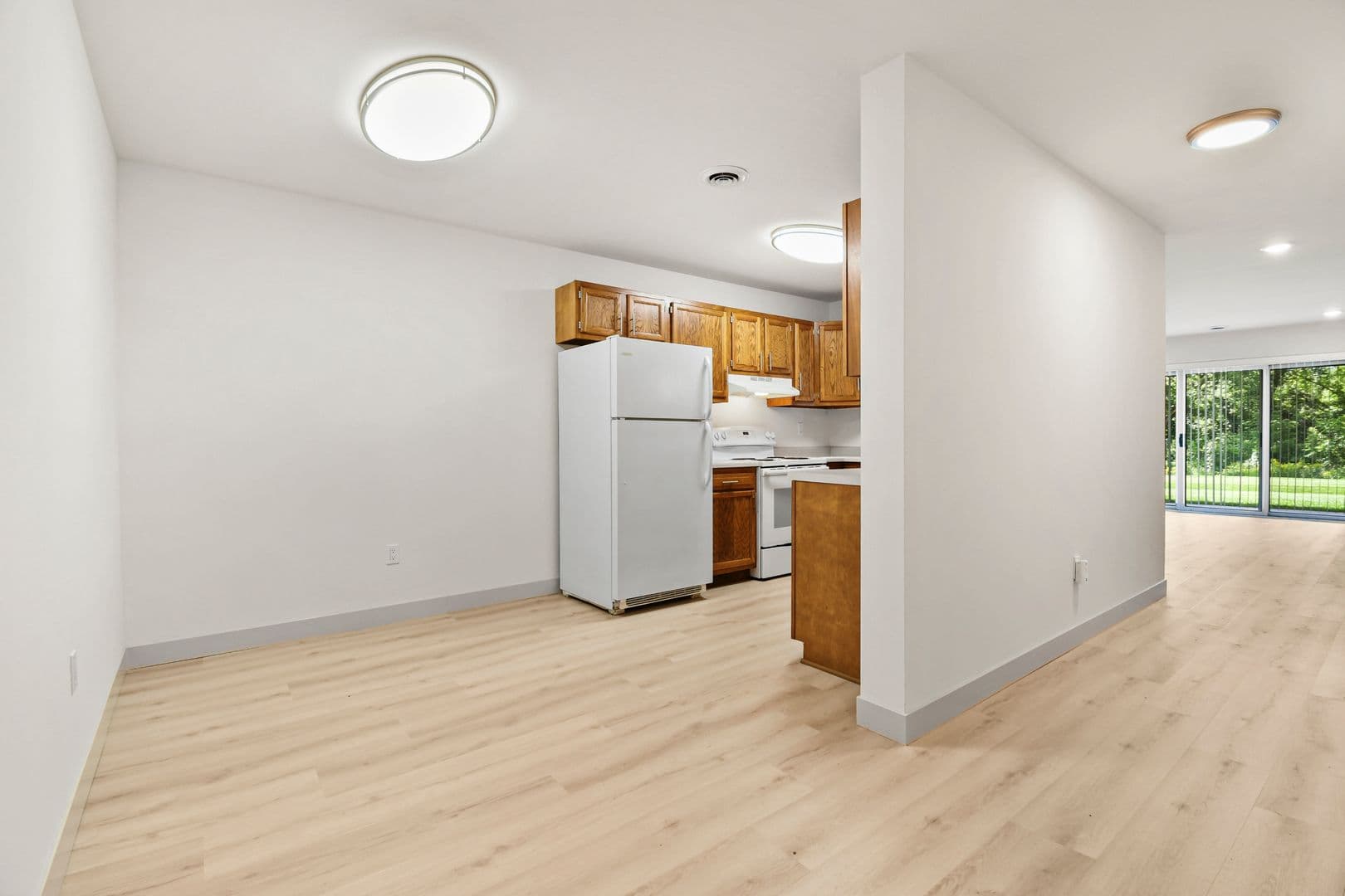 Madison Apartment: 1-34 Ridgeview Ct