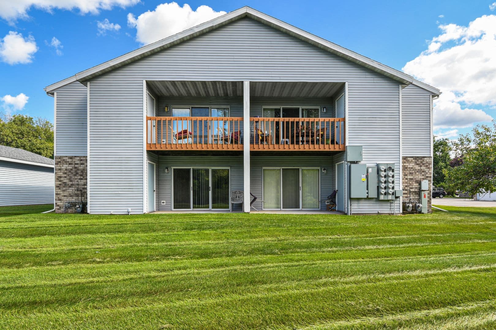Madison Apartment: 1-34 Ridgeview Ct