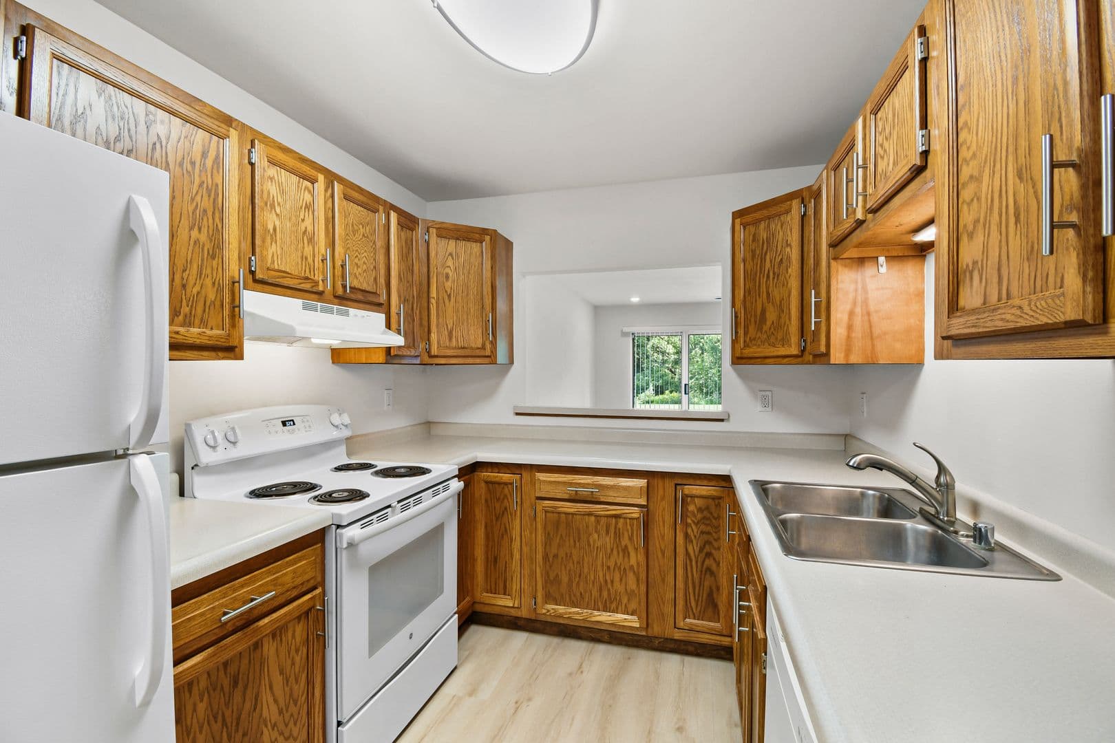 Madison Apartment: 1-34 Ridgeview Ct