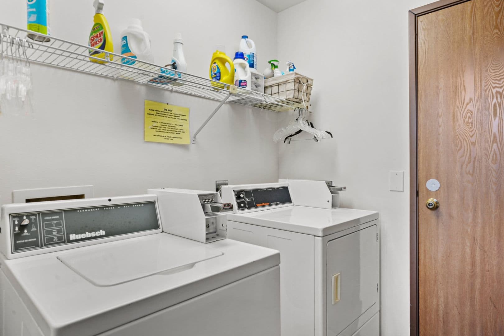 Madison Apartment: 1-34 Ridgeview Ct