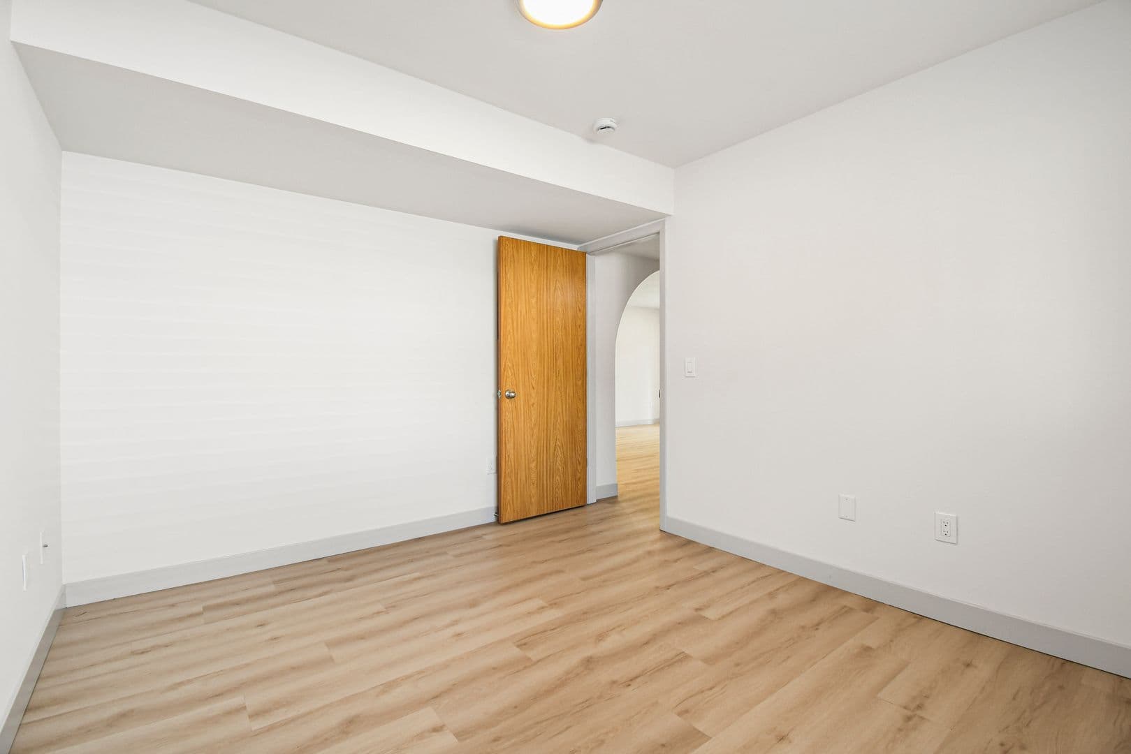 Madison Apartment: 1-34 Ridgeview Ct