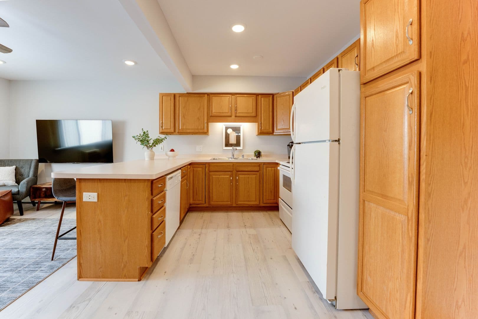 Madison Apartment: 2026-2030 Fish Hatchery Rd