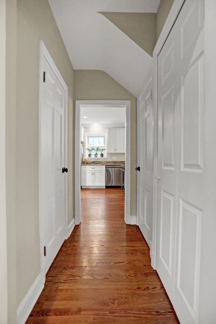 Towson House: 635 Round Oak Road