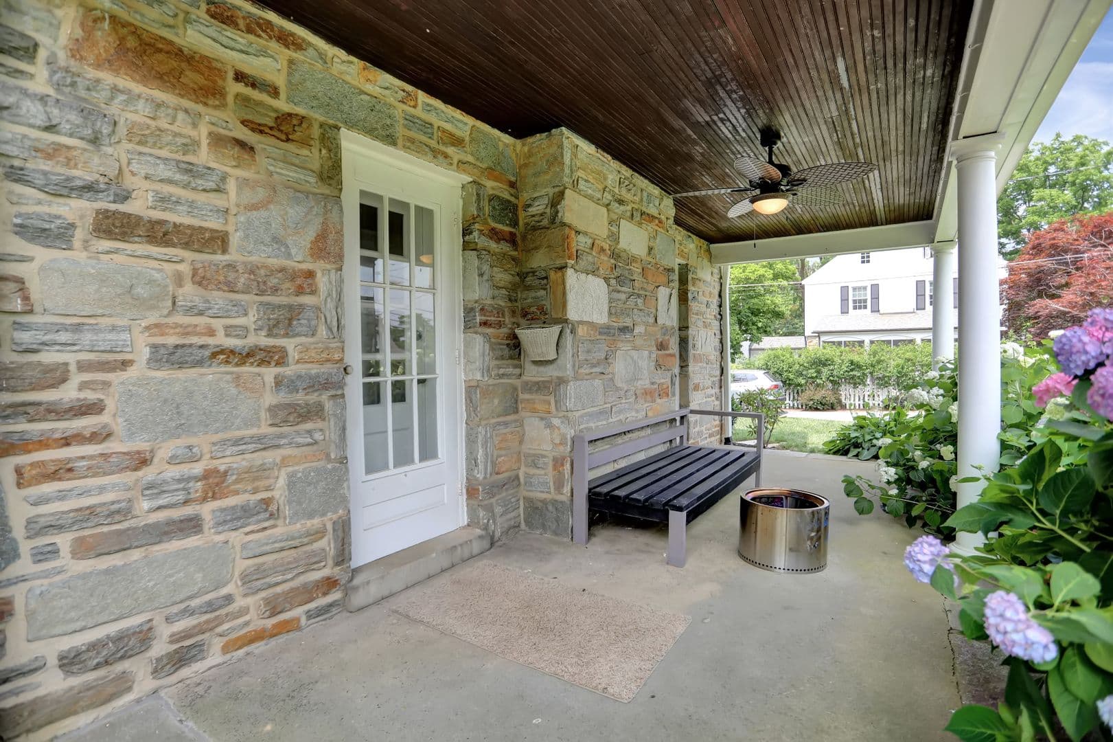 Towson House: 635 Round Oak Road