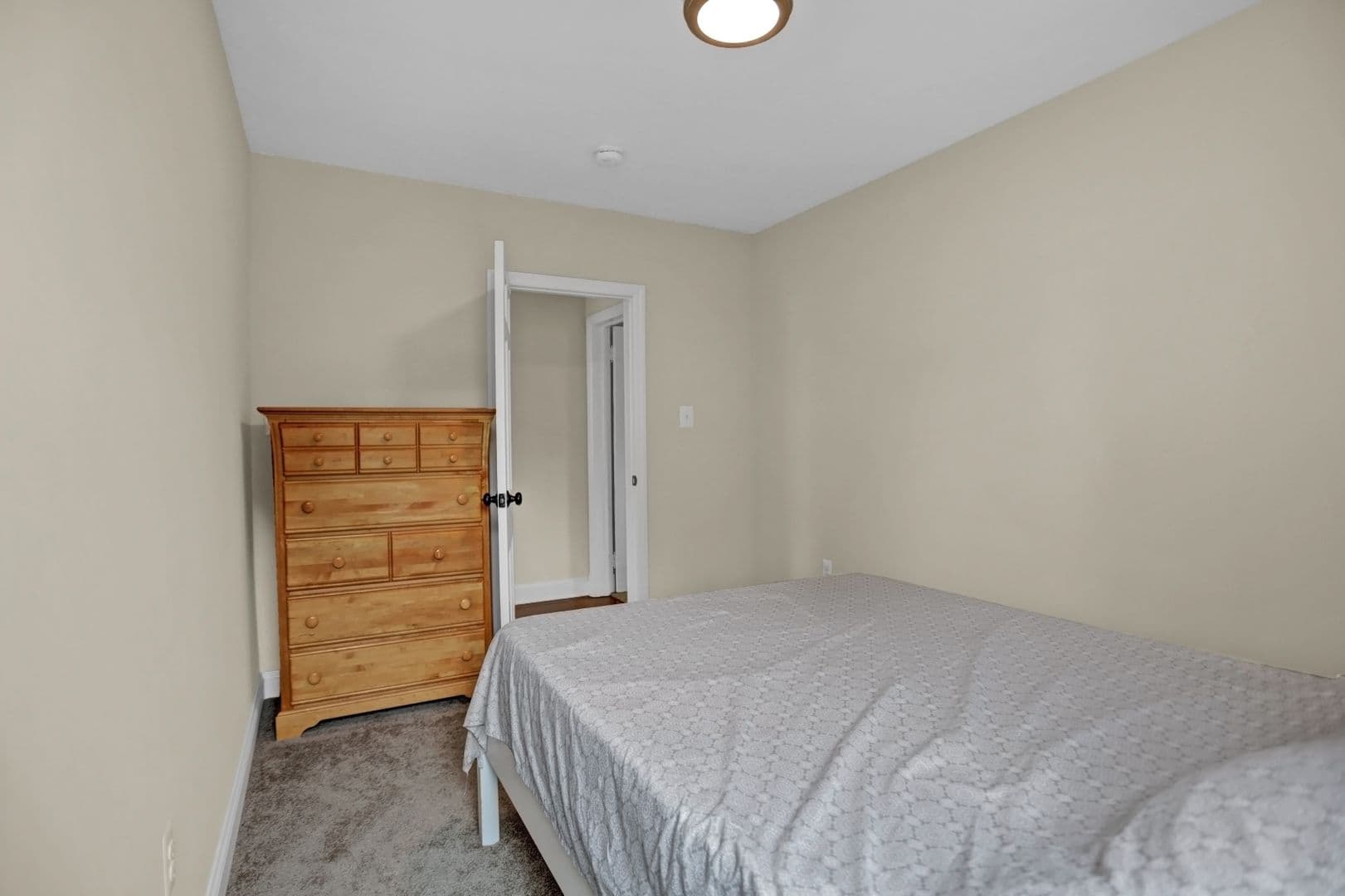 Towson House: 635 Round Oak Road