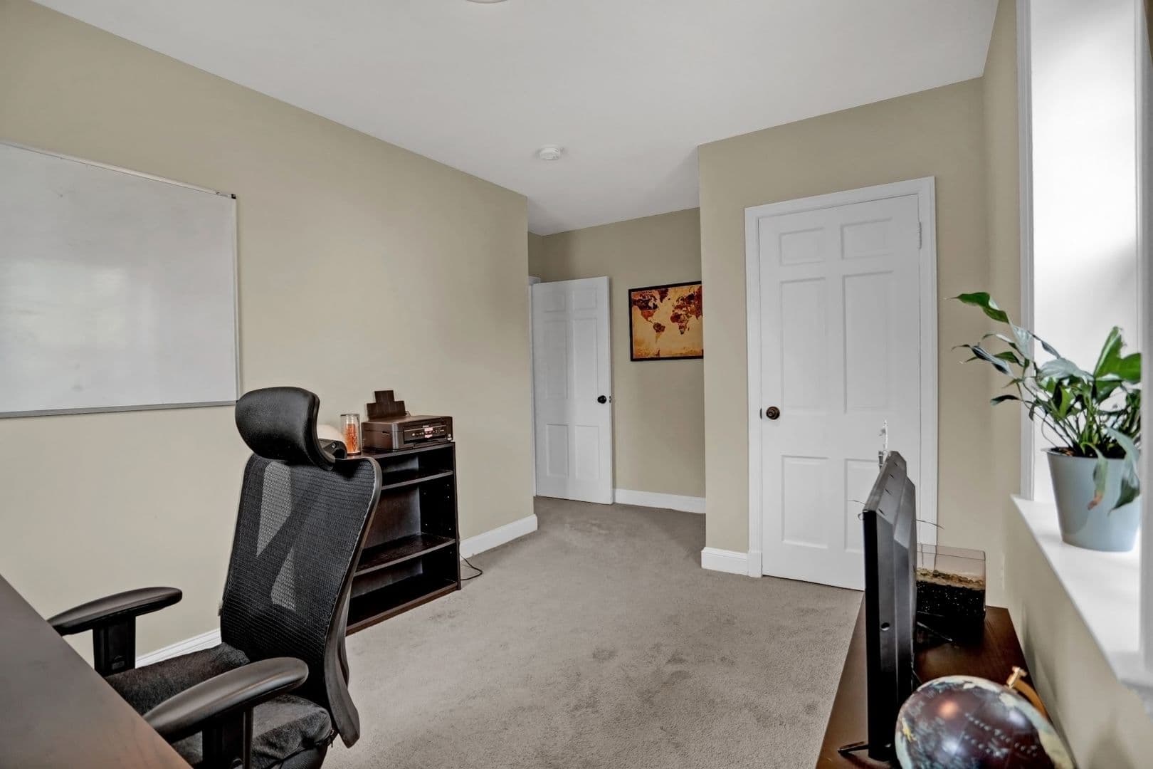Towson House: 635 Round Oak Road