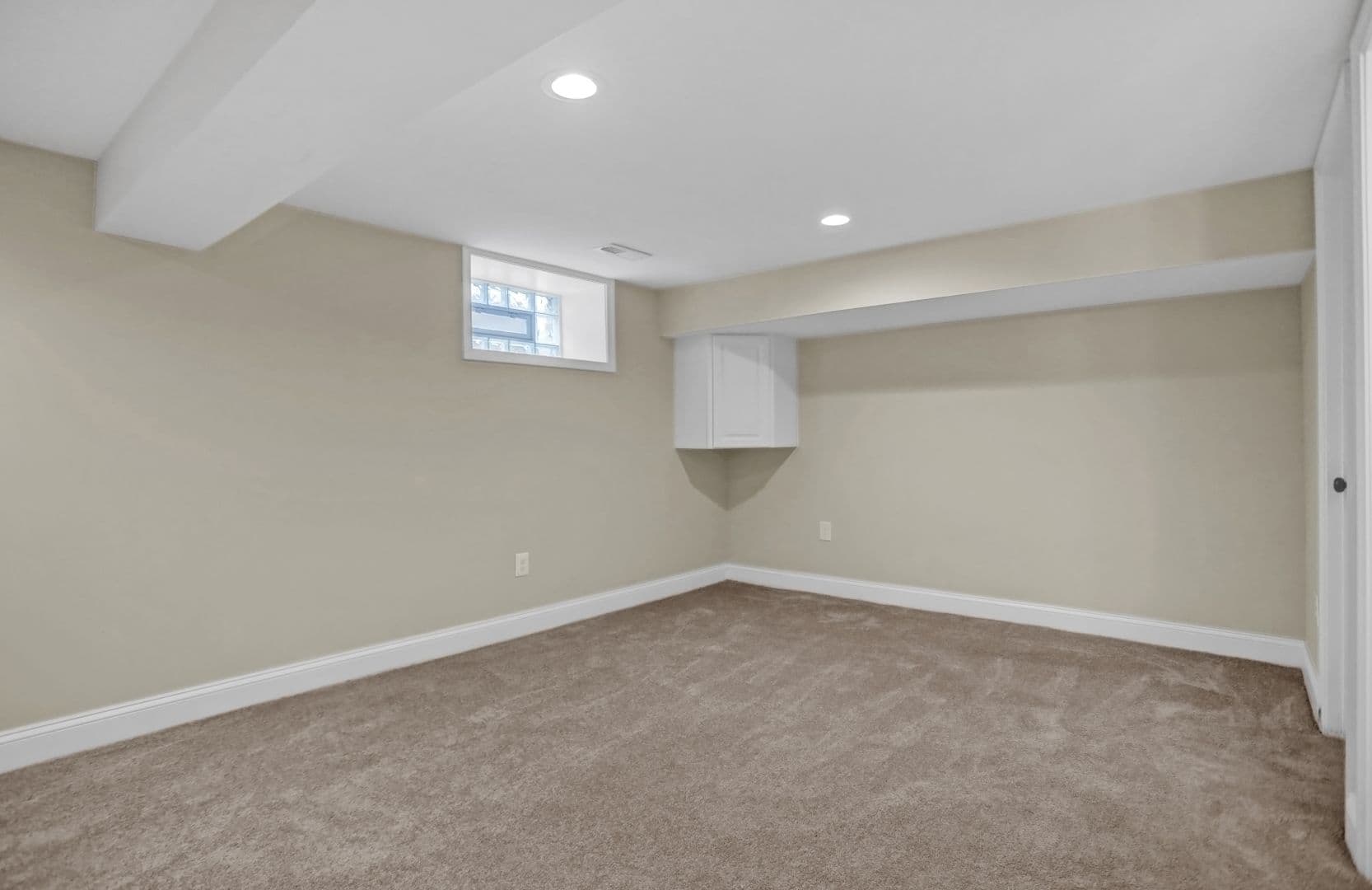 Towson House: 635 Round Oak Road